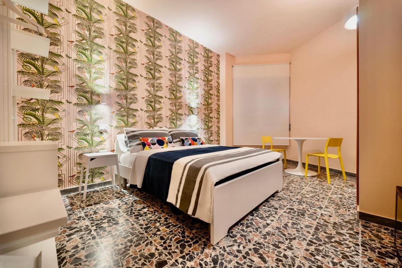 Boutique Rooms Carbonazzi 17 Каляри Екстериор снимка